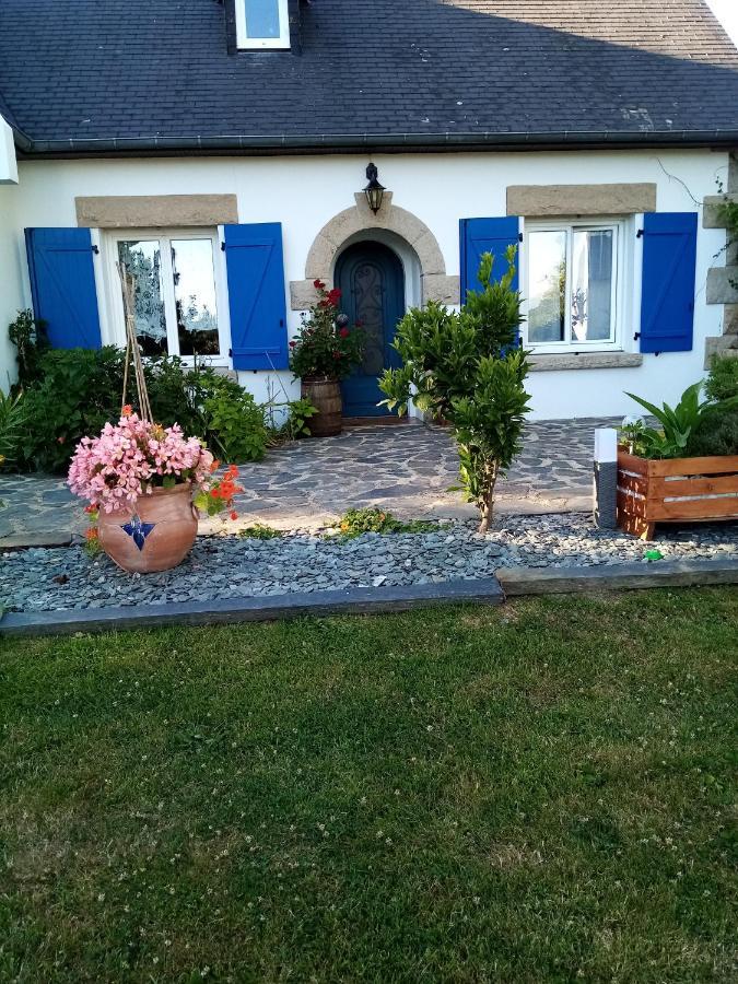 Maison Aux Volets Bleus Quévert Exteriör bild